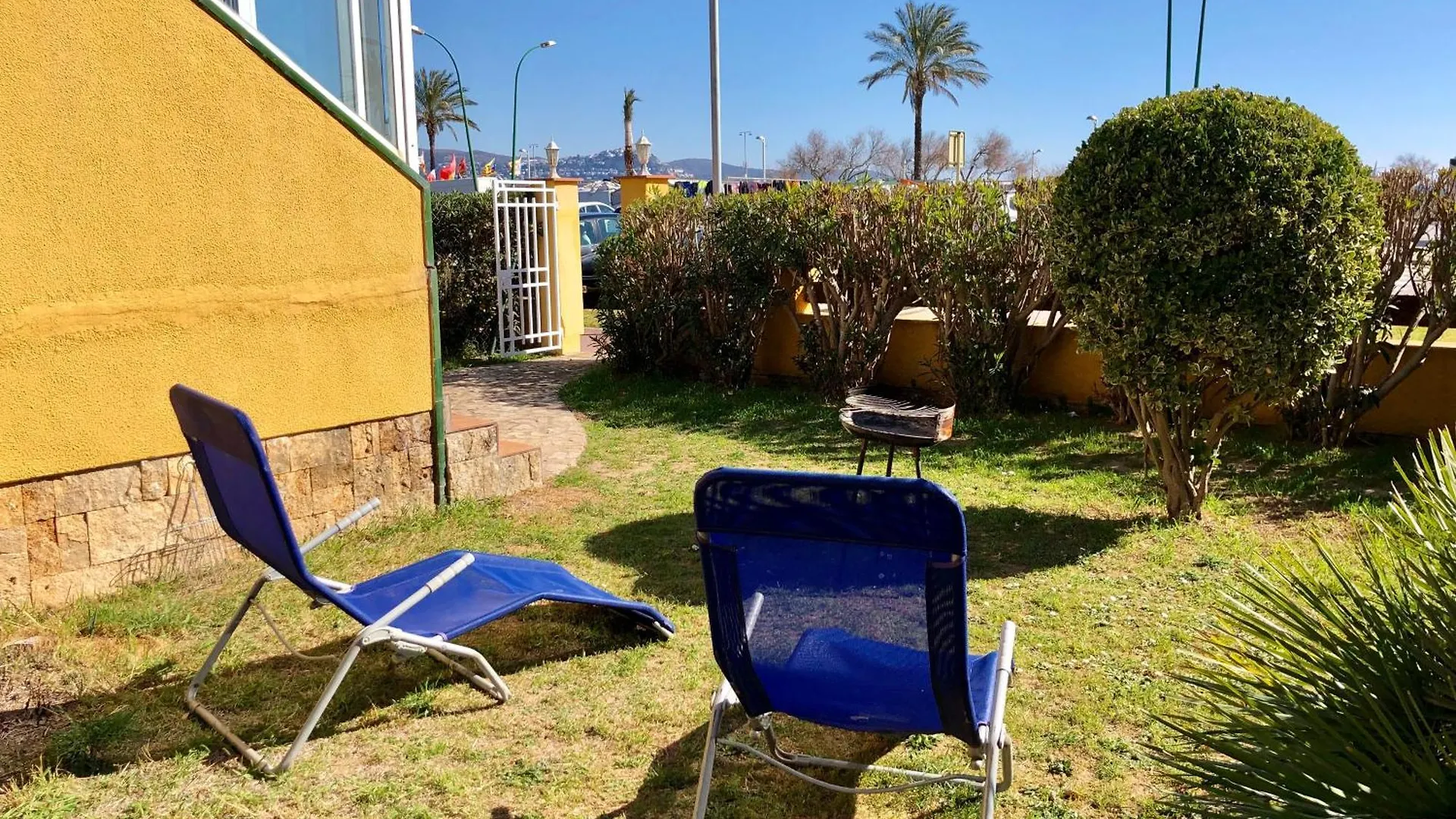Apartament Amb Jardi A La Platja D\'Empuriabrava location